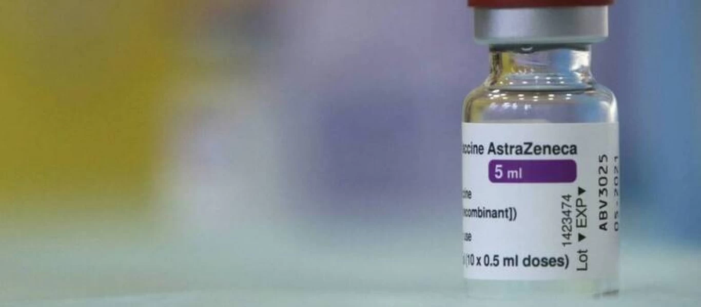 Η Μεγάλη Βρετανία εξετάζει να χορηγεί εναλλακτικό σκεύασμα αντί της AstraZeneca στους κάτω των 40 ετών